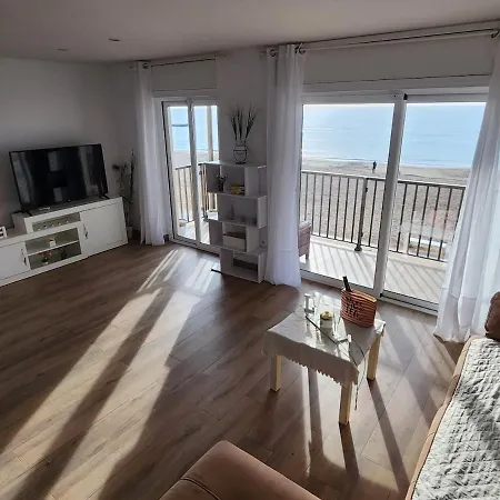 Beachfront 公寓 托里代巴拉