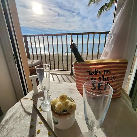 Beachfront 托里代巴拉